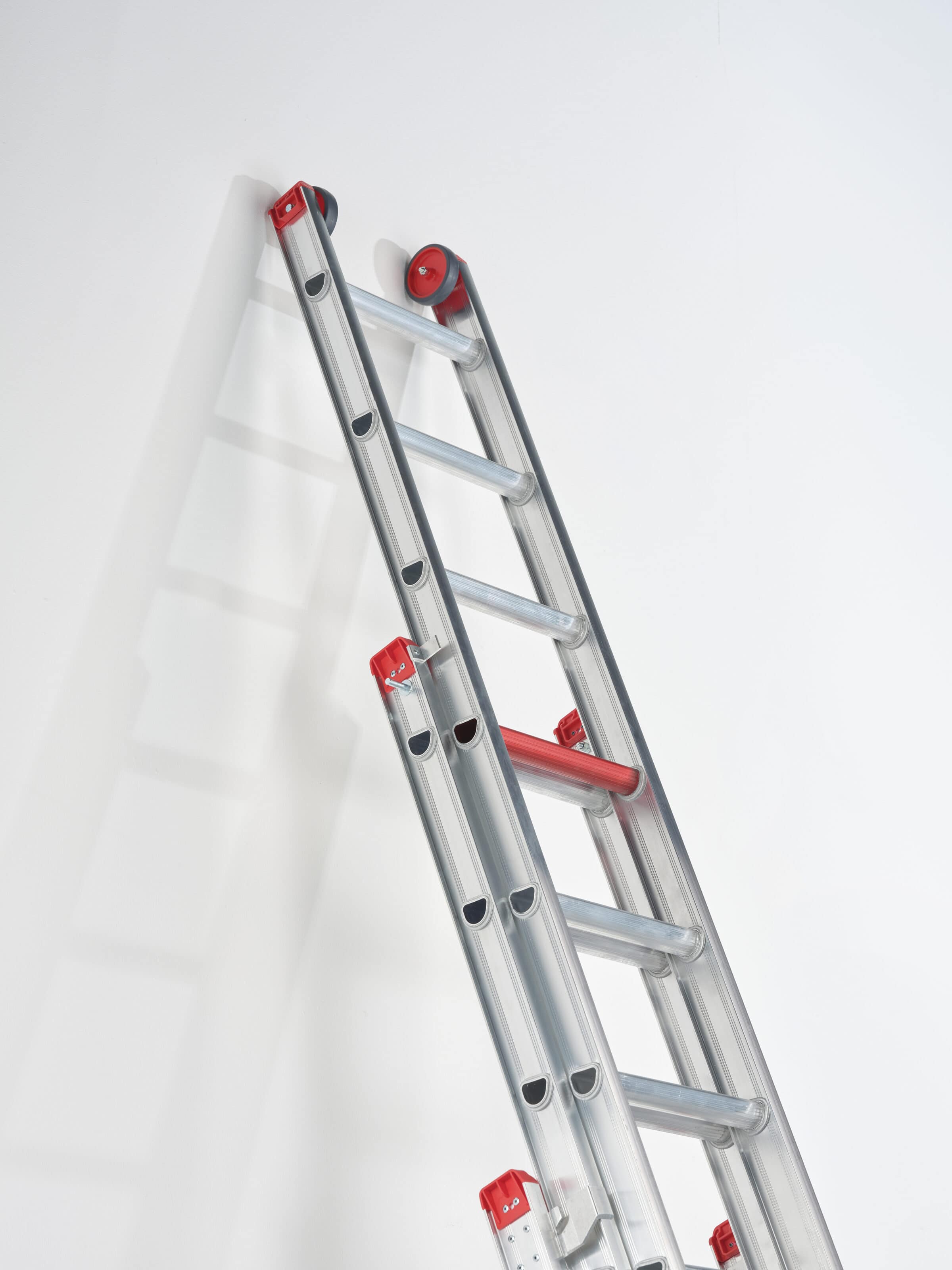 Ladder veilig neerzetten. Dakveiligheid Nederland